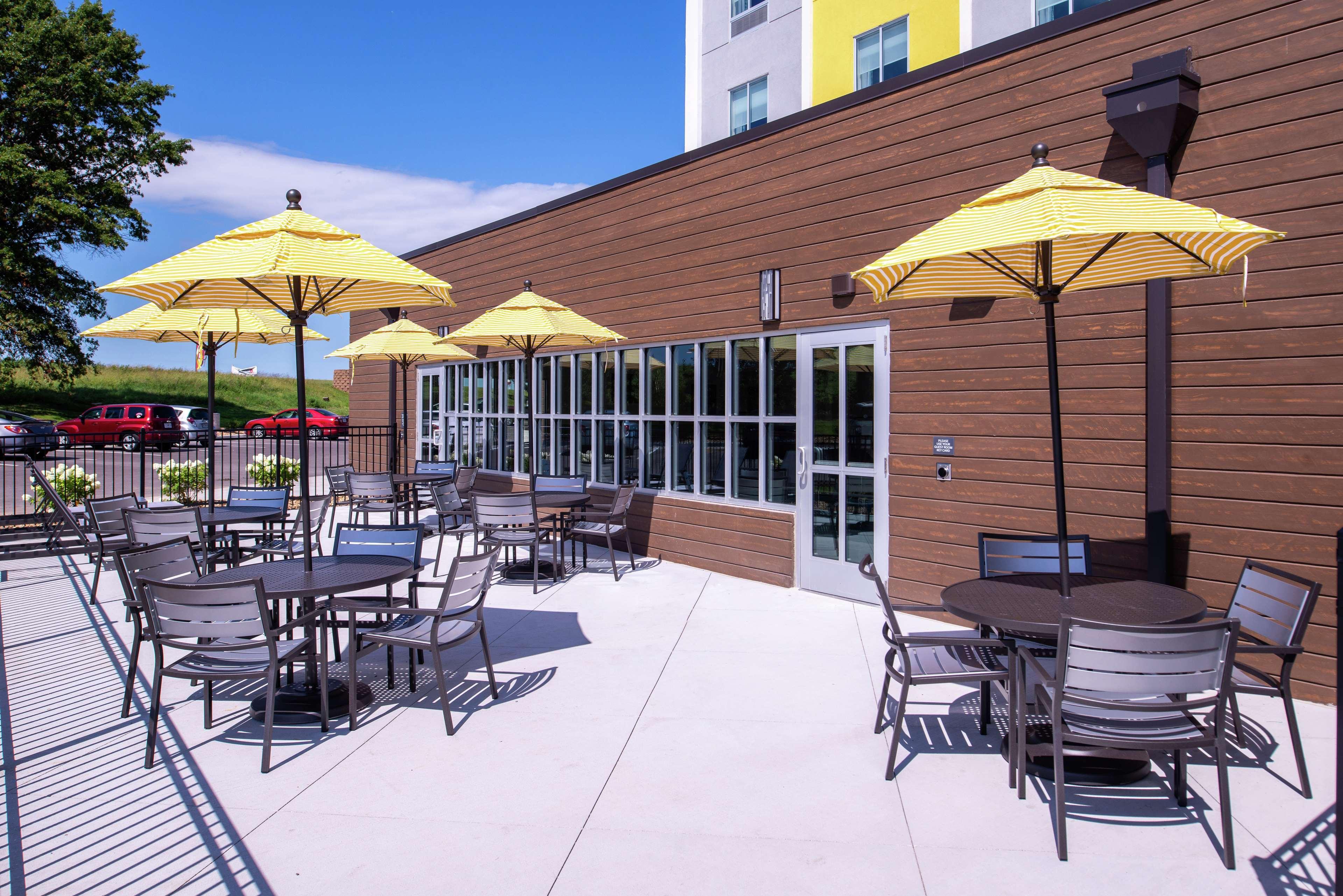 Hilton Garden Inn Kansas City Airport Mo Exterior photo