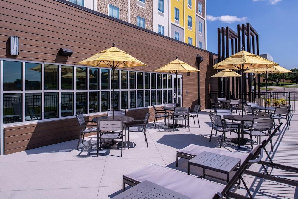 Hilton Garden Inn Kansas City Airport Mo Exterior photo
